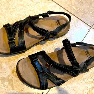 Earth sandals